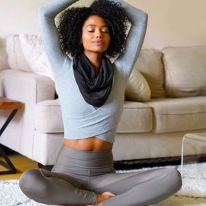 NWT Beyond yoga infinity scarf with hidden pocket